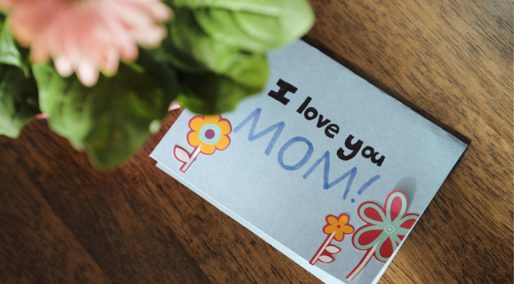 A child made a card for his mother on parents' day